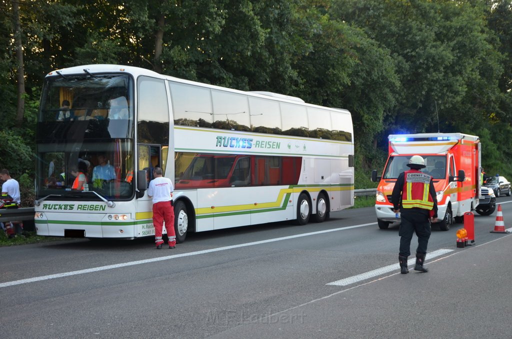 Einsatz BF Koeln Klimaanlage Reisebus defekt A 3 Rich Koeln hoehe Leverkusen P032.JPG